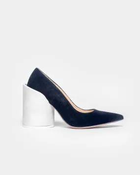 Les Chaussures Saintes in Black