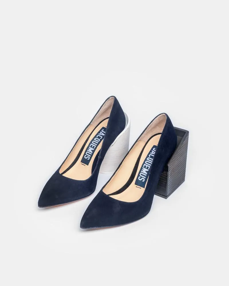 Les Chaussures Saintes in Black