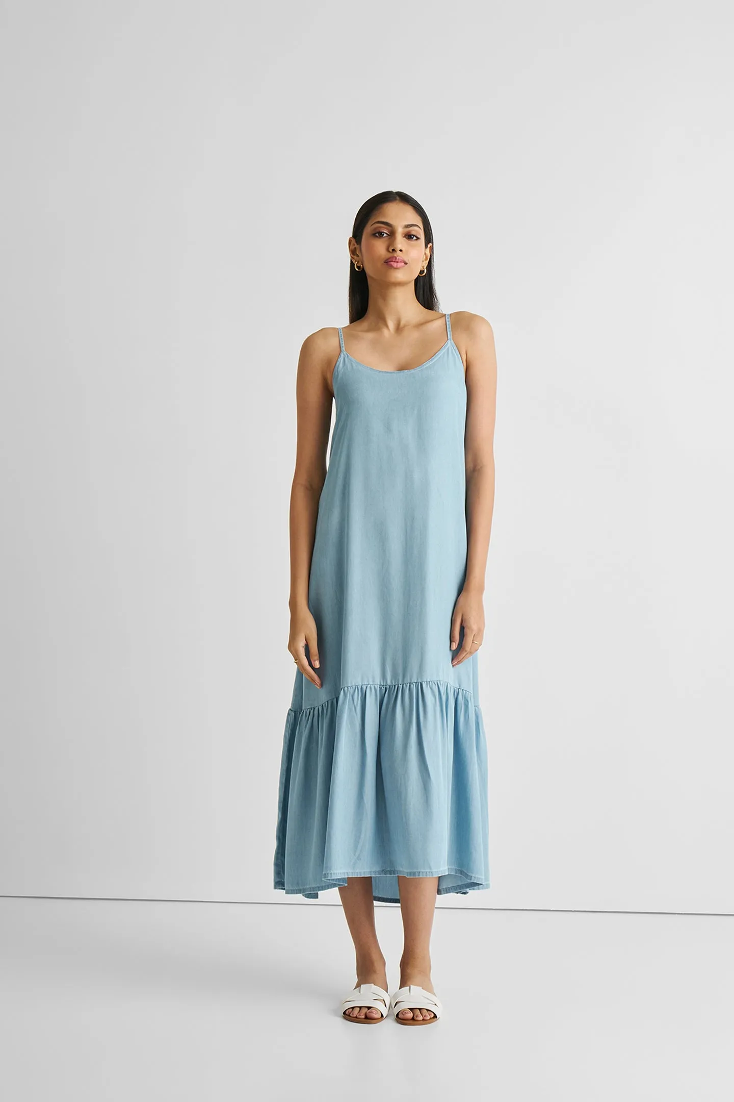 Reistor Flowy Maxi Dress in Blue Denim