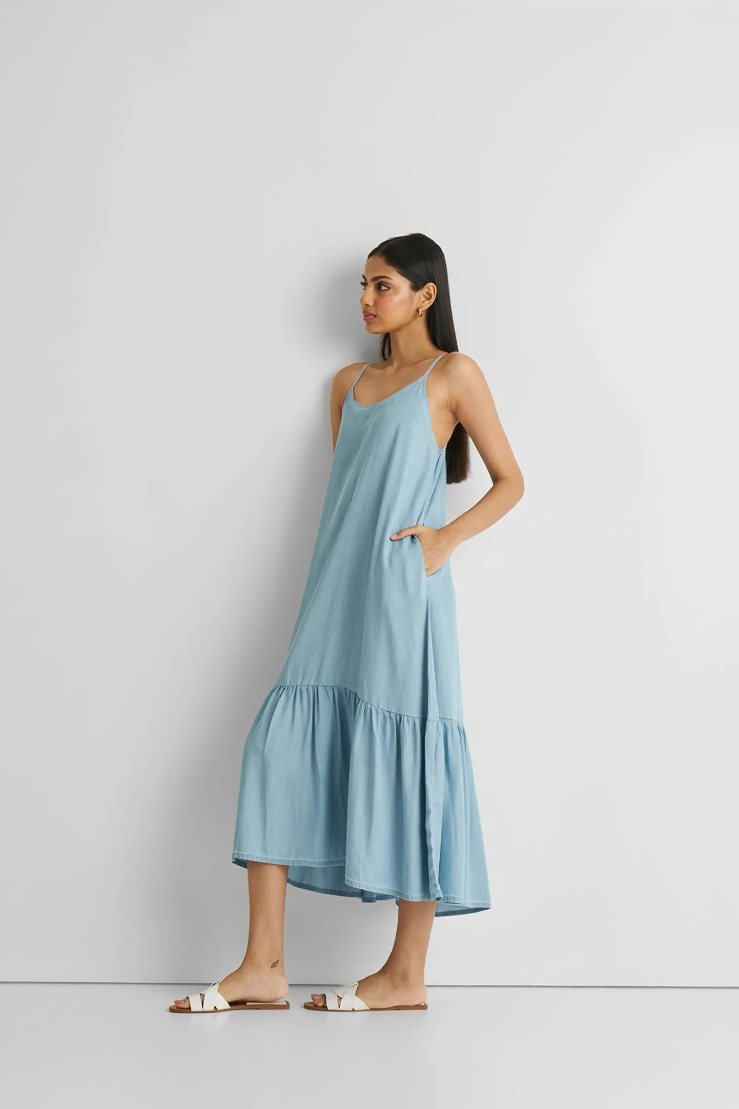 Reistor Flowy Maxi Dress in Blue Denim