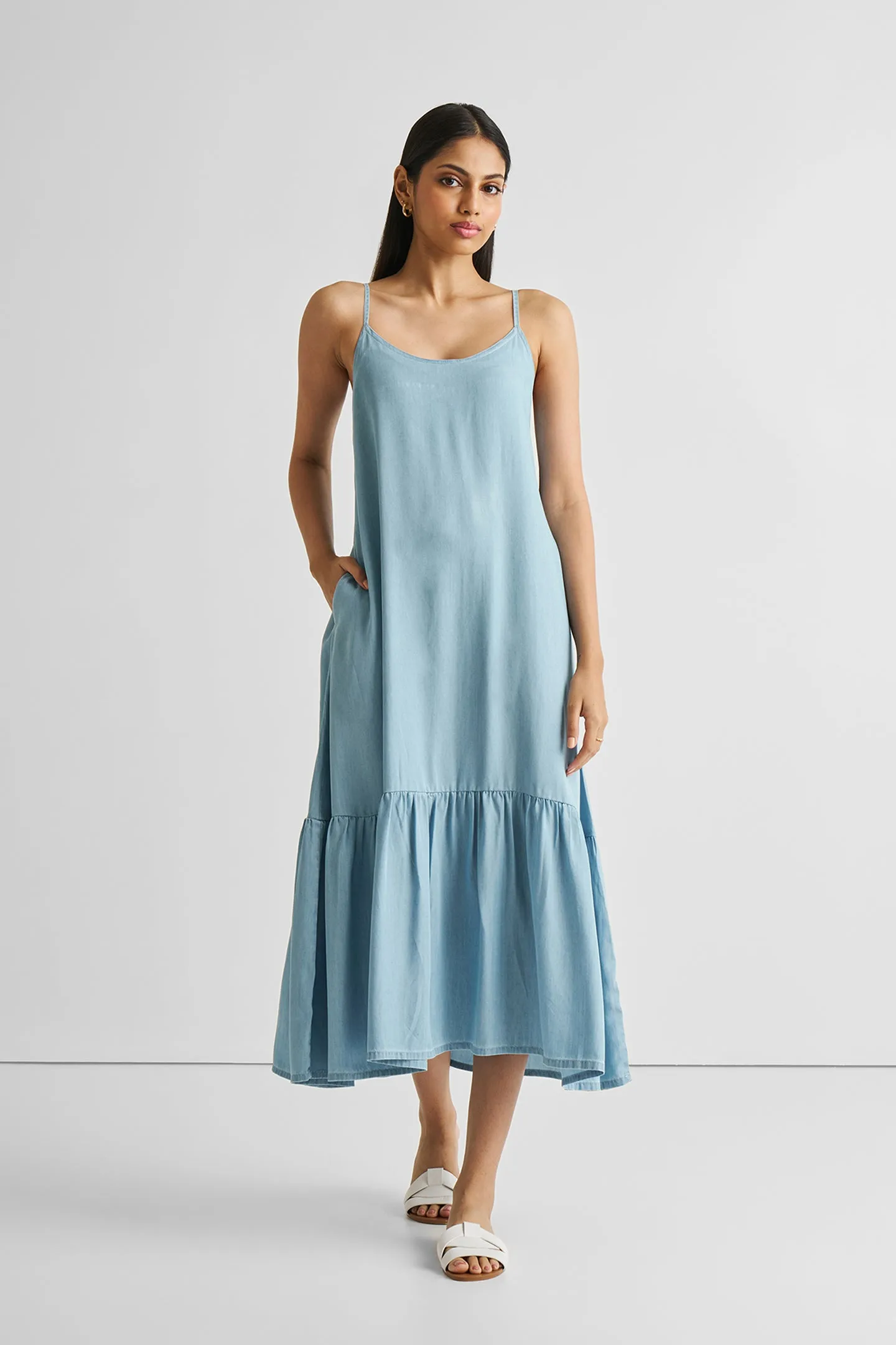 Reistor Flowy Maxi Dress in Blue Denim