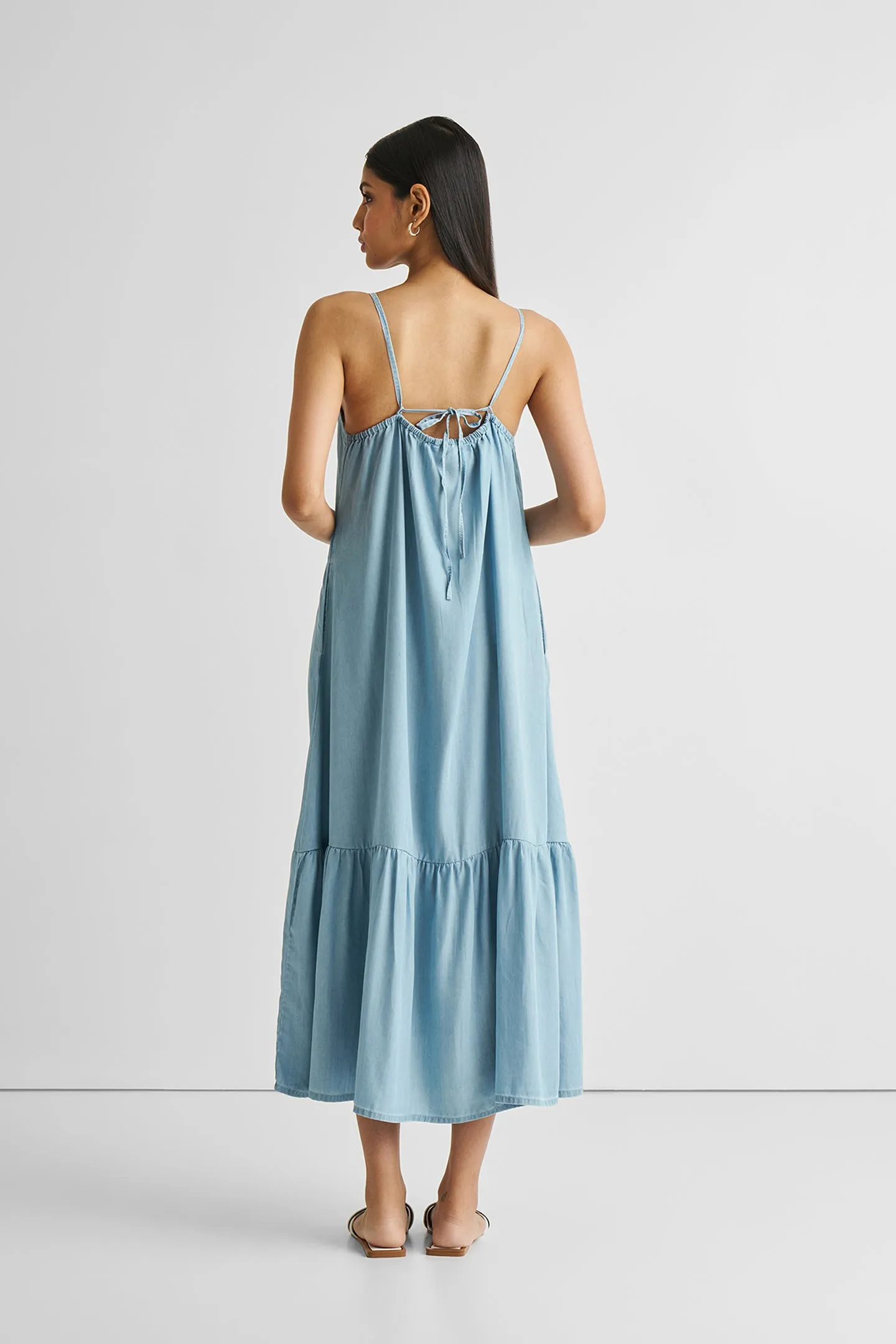 Reistor Flowy Maxi Dress in Blue Denim